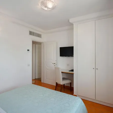 Aurora In Dependance * Conca dei Marini